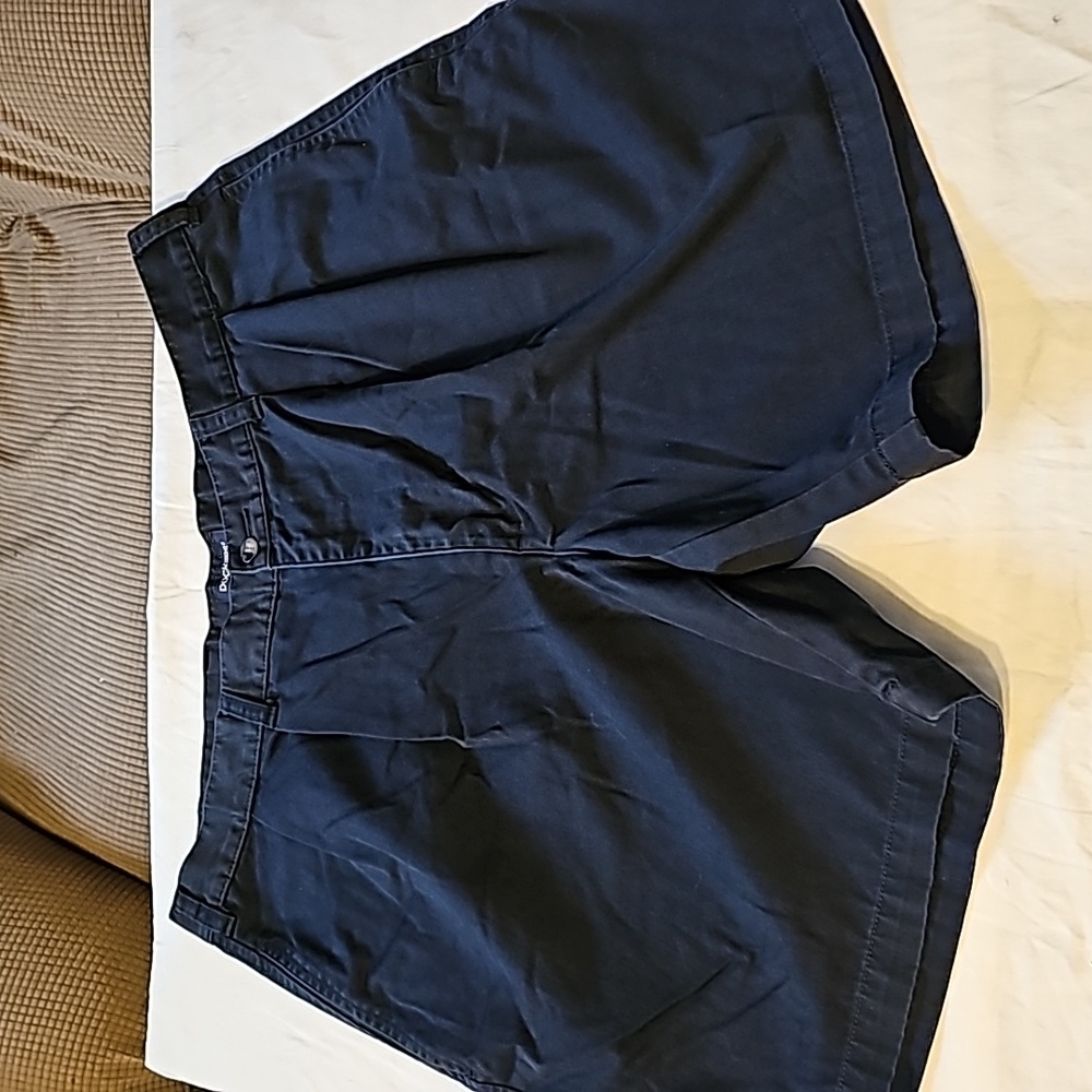 Dockers Navy Khaki Shorts Waist 36. Inseam 7". Pleated front with4 pockets.